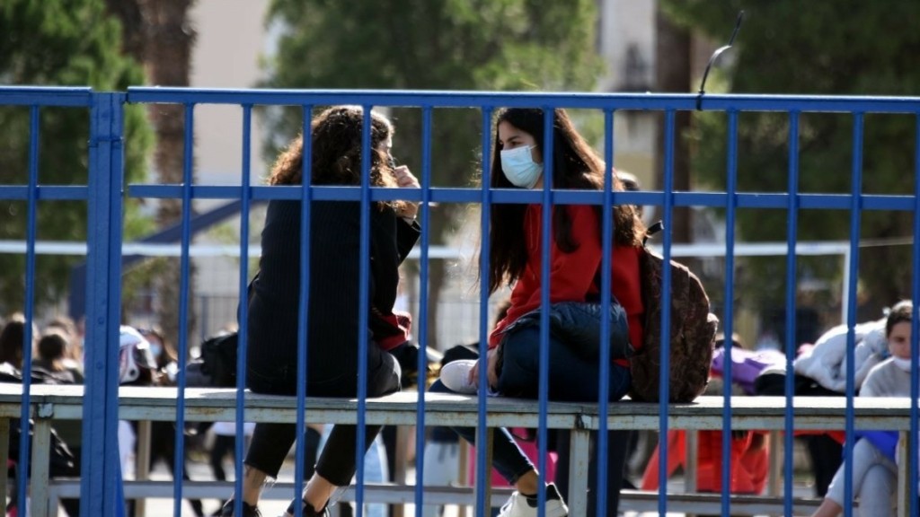 Κορονοϊός: Άνοιξαν υπό τις οδηγίες του ΕΟΔΥ τα σχολεία – Τα προτεινόμενα μέτρα