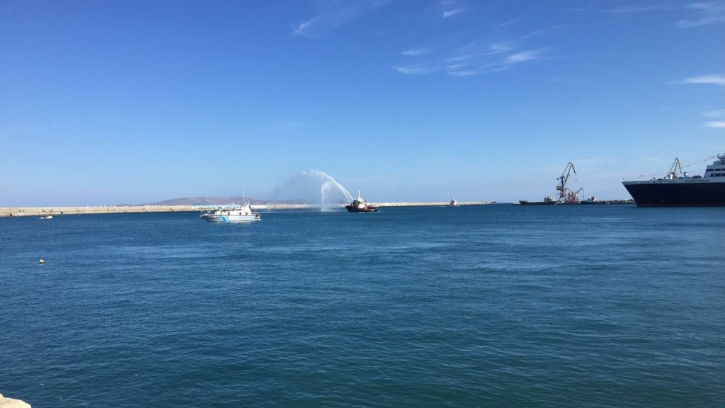 Στη σκιά της Όμικρον ο αγιασμός των υδάτων στην Κρήτη – Ένας 16χρονος έπιασε τον σταυρό στο Ηράκλειο (pics&vids)