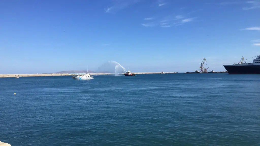 Στη σκιά της Όμικρον ο αγιασμός των υδάτων στην Κρήτη – Ένας 16χρονος έπιασε τον σταυρό στο Ηράκλειο (pics&vids)