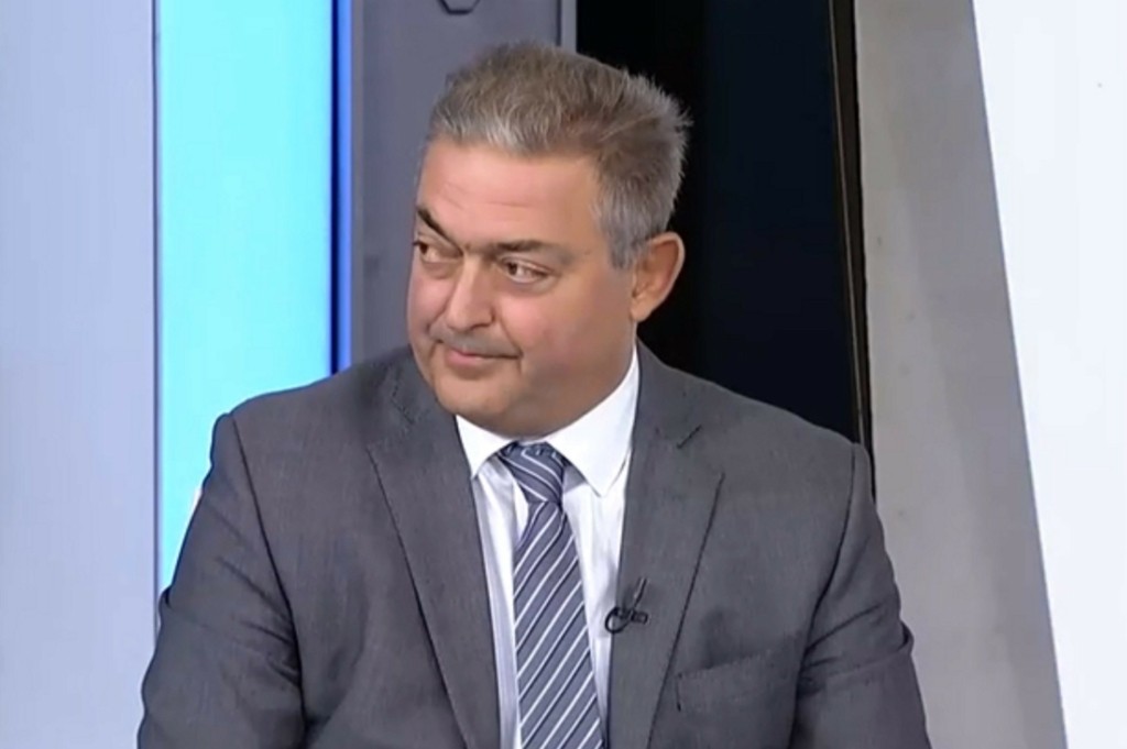 Προκλητικός Βασιλακόπουλος – Προτείνει τα 100 ευρώ “να παρακρατούνται από τη σύνταξη” (vid)
