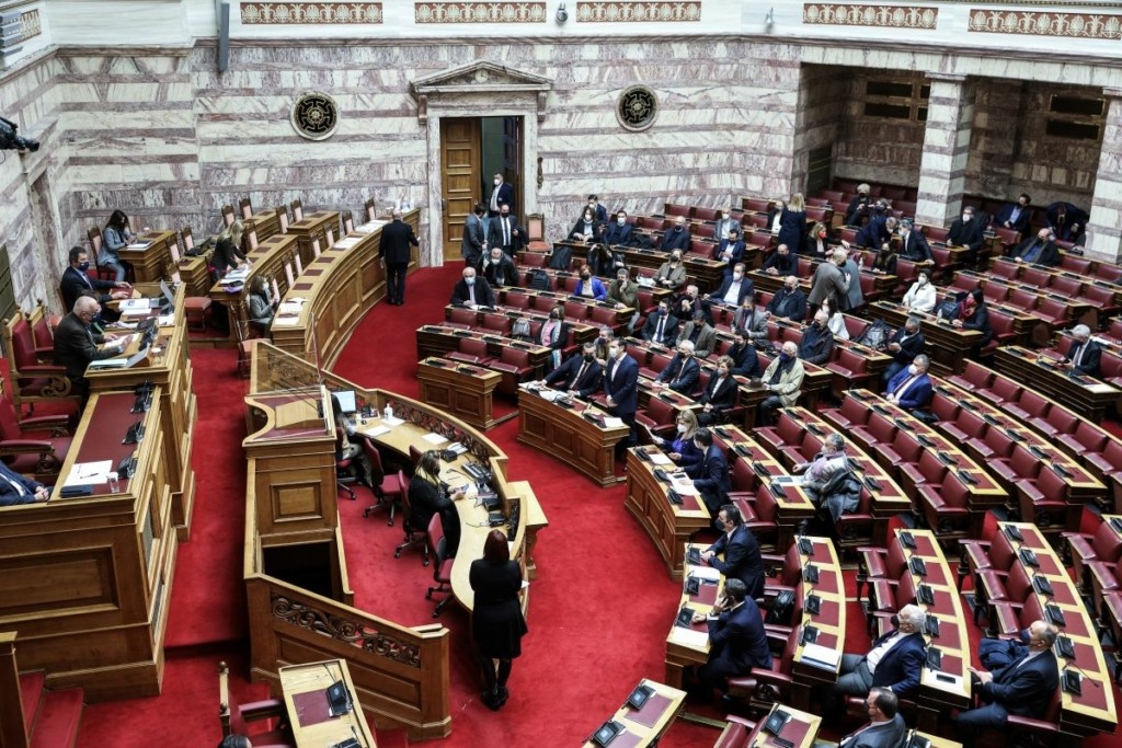 LIVE – Η συζήτηση στη Βουλή για την πρόταση μομφής κατά της κυβέρνησης
