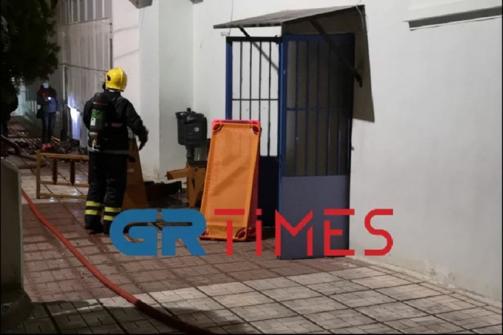 Φωτιά σε νηπιαγωγείο της Θεσσαλονίκης – Ξέσπασε κάτω από αδιευκρίνιστες συνθήκες (vid)