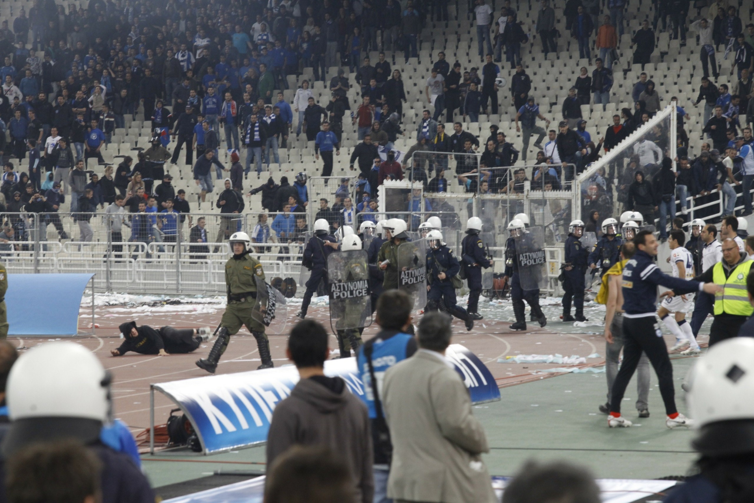 Χούλιγκανς της Θεσσαλονίκης περιγράφουν τις επιθέσεις – “Θέλουμε να δείξουμε ποιος κάνει κουμάντο, ακόμα κι αν μπούμε φυλακή” (vids)