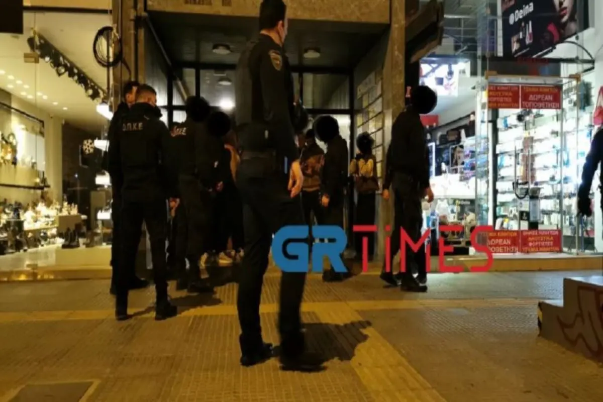 Πέταξαν μπουκάλια και πέτρες σε λεωφορείο στη Θεσσαλονίκη – 12 προσαγωγές (vid)