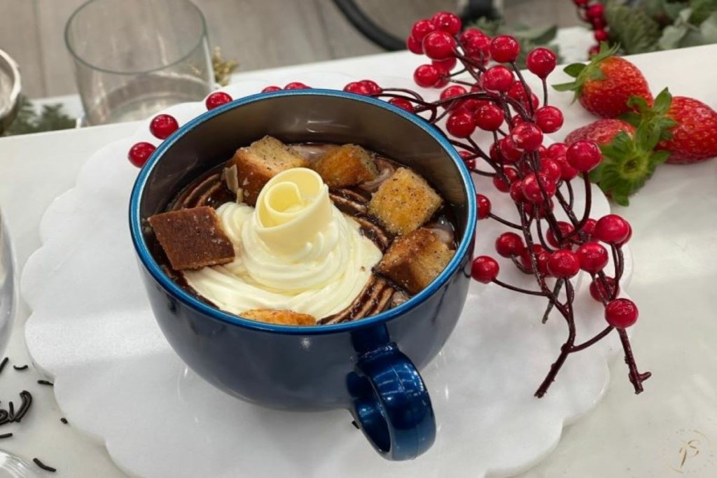 Σούπα ζεστής σοκολάτας με κρουτόν και marshmallows από τον Πέτρο Συρίγο