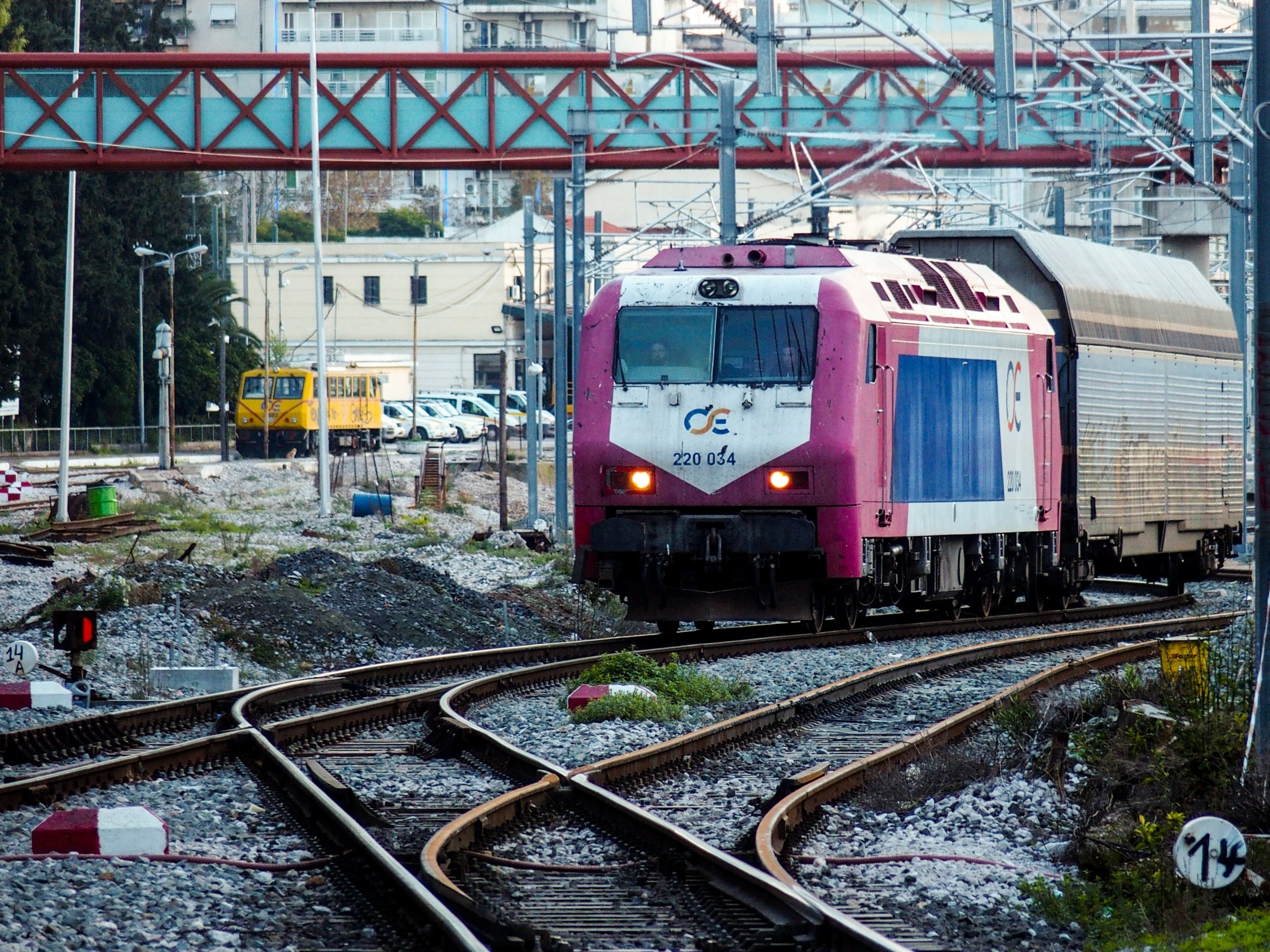 Λιβαδειά: Τρένο έσερνε γυναίκα που είχε πιαστεί στις πόρτες – Δυο συλλήψεις