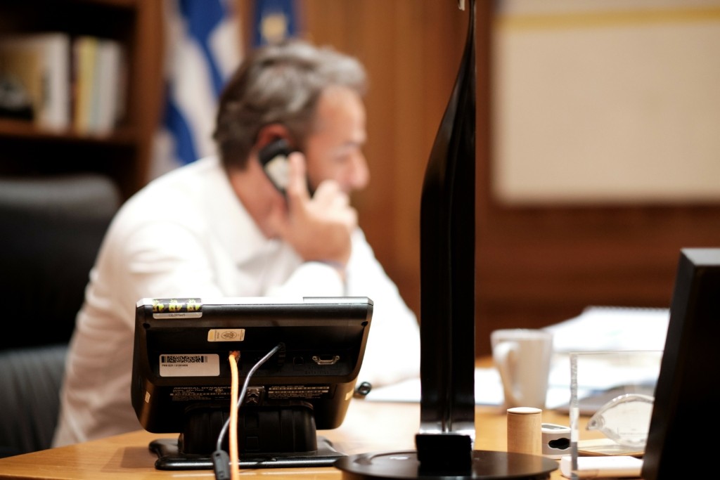 Επικοινωνία Μητσοτάκη με Ζελένσκι – “Πλήρης στήριξη της Ελλάδας, είμαστε έτοιμοι να βοηθήσουμε την Ουκρανία”