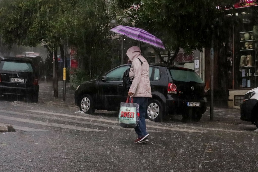 Αναβαθμίστηκε η κακοκαιρία – Προσοχή τις επόμενες ώρες στη Δυτική Ελλάδα – Μήνυμα από το 112 (χάρτης)