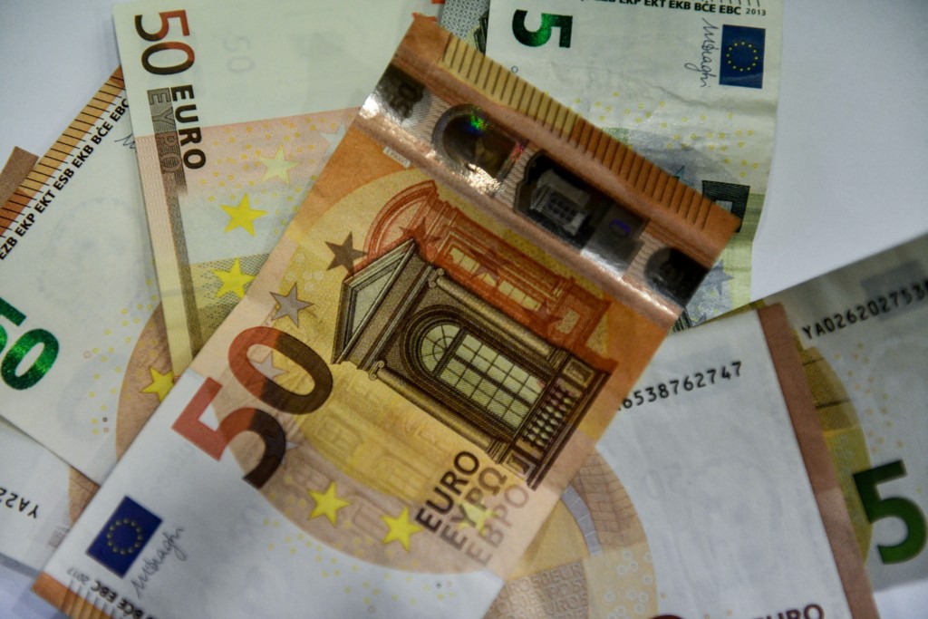 Έρχεται έκτακτο βοήθημα από την κυβέρνηση πριν το Πάσχα – Ποιους αφορά