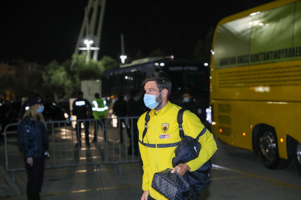 Κραυγή αγωνίας από τον Σάκχοφ για την έγκυο σύζυγό του – “Ρίχνουν βόμβες δίπλα στο νοσοκομείο”