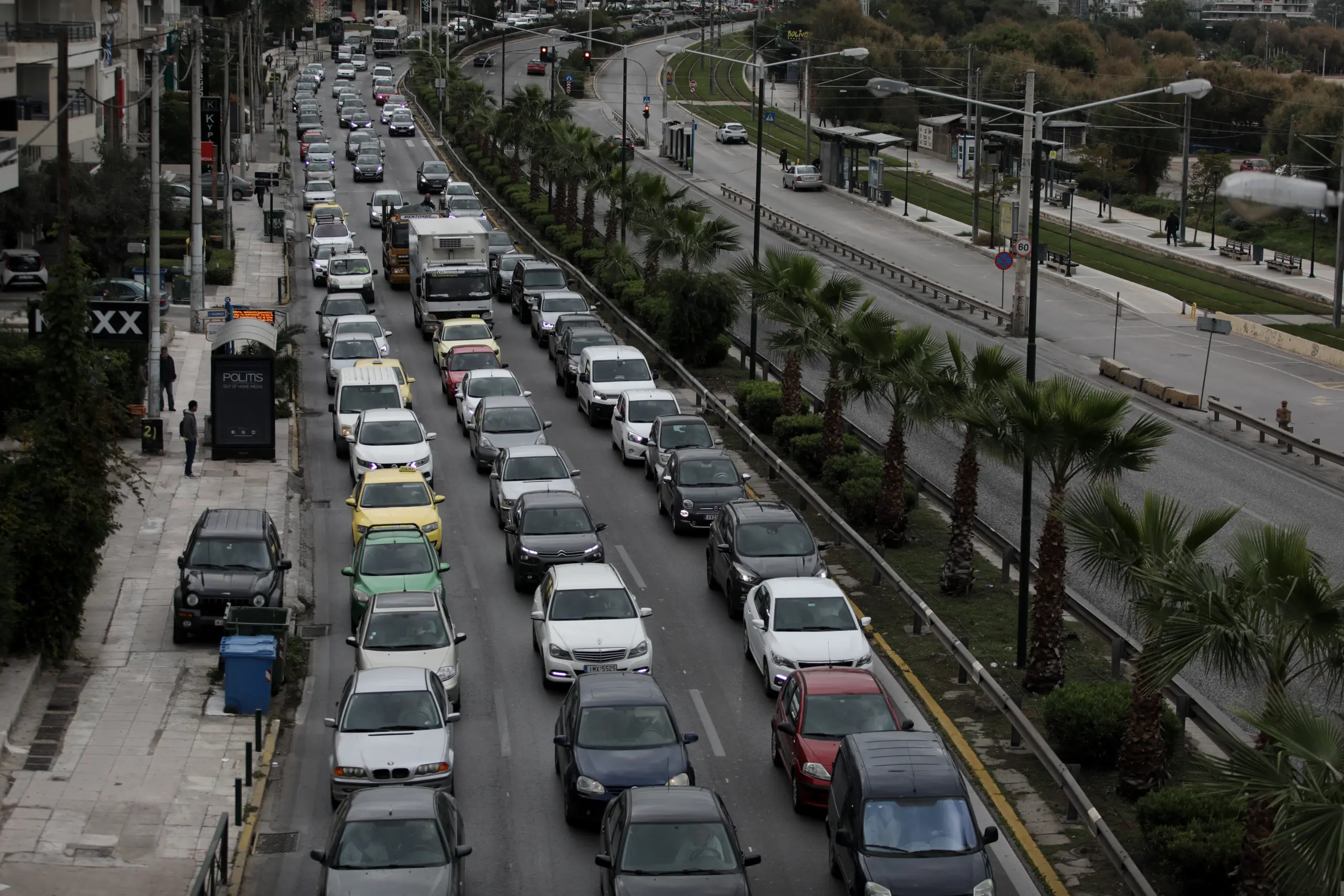 Λήγει σήμερα η προθεσμία για τα τέλη κυκλοφορίας – Πώς θα τα πληρώσετε και ποιοι απαλλάσσονται