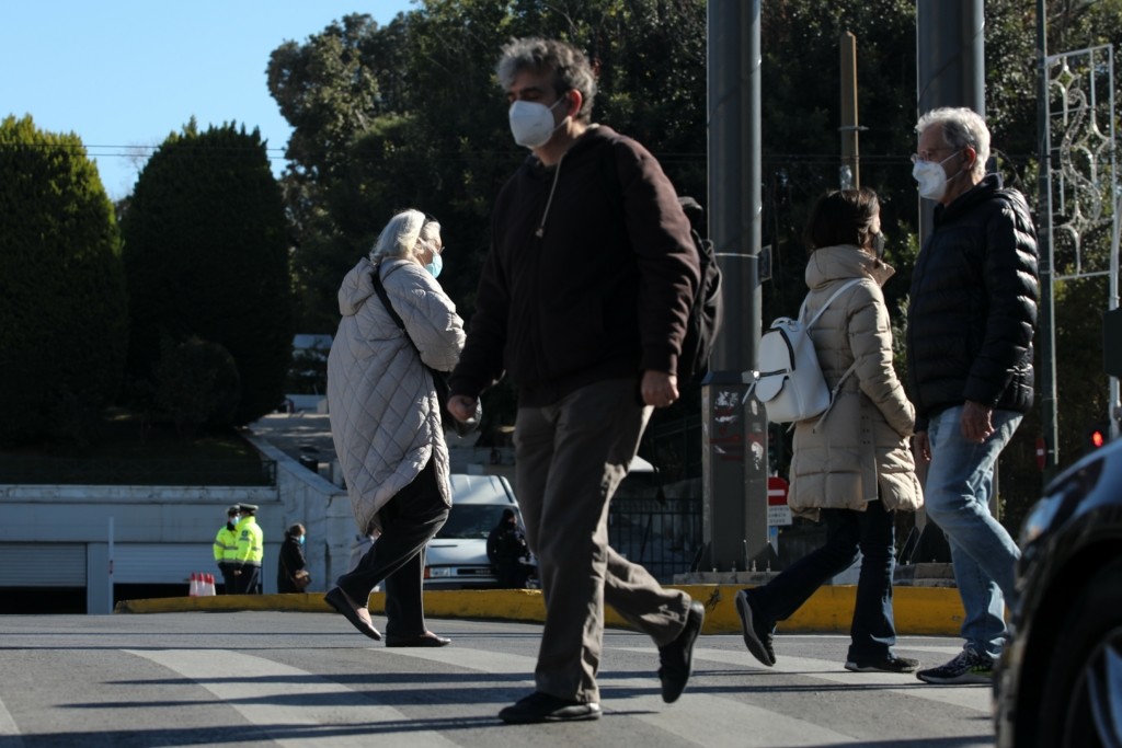 Όλα ανοιχτά για τη χρήση μάσκας – Πιθανή η επέκταση της υποχρεωτικής χρήσης το φθινόπωρο