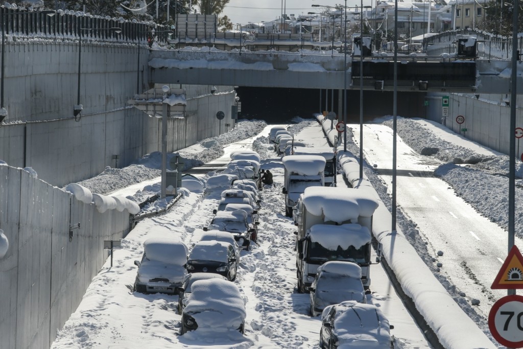 “Καμπάνα” 2 εκατομμυρίων ευρώ στην Αττική Οδό για το φιάσκο με τους εγκλωβισμένους οδηγούς