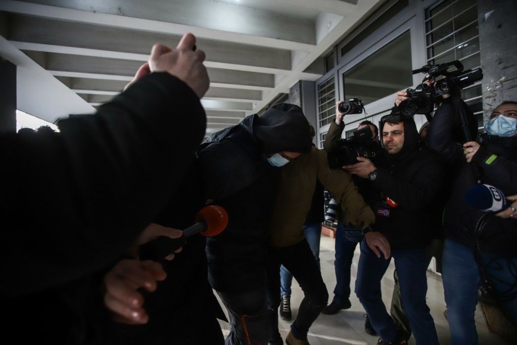 Στον 23χρονο Αλβανό ανήκει το λευκό αυτοκίνητο που φαίνεται στο βίντεο ντοκουμέντο της δολοφονίας του Άλκη (vids)