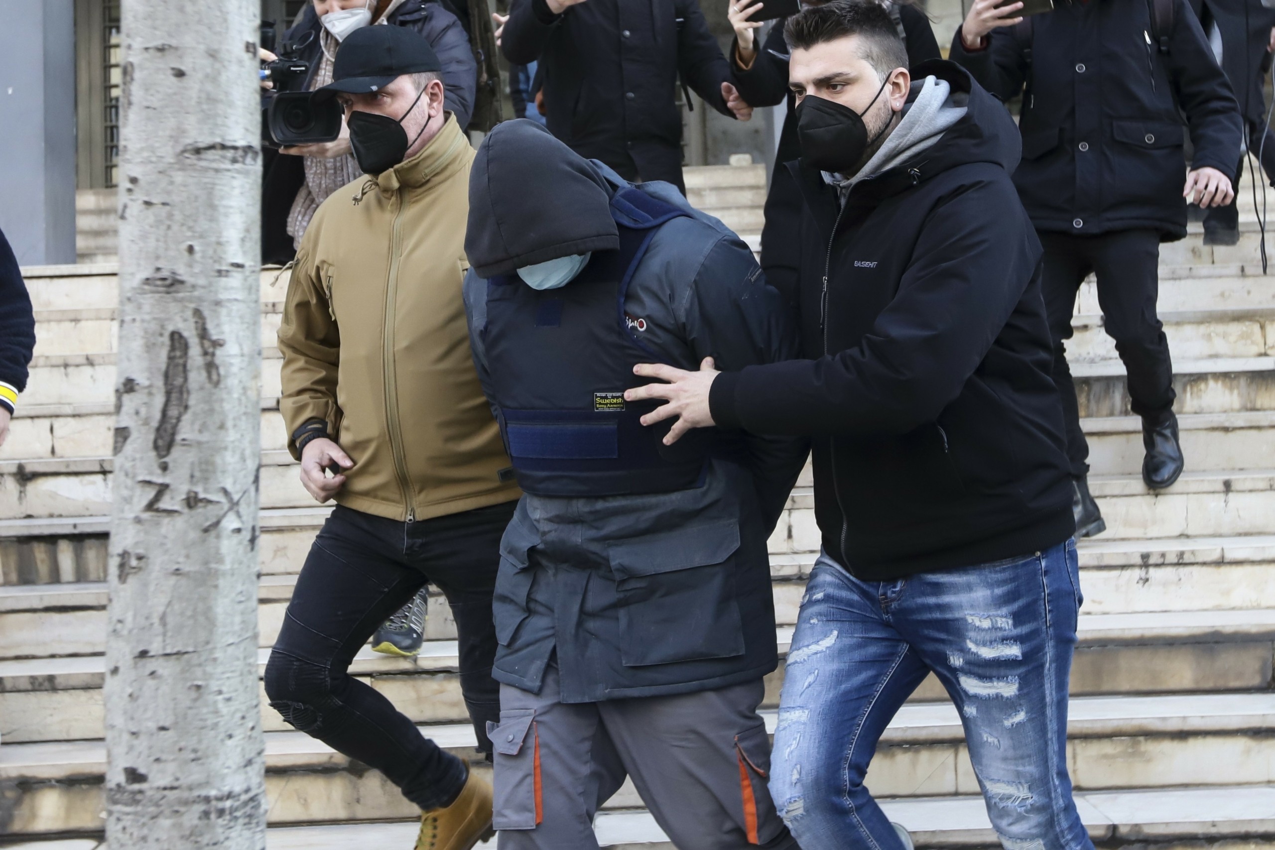 Ανοίγουν τα στόματα για τη δολοφονία του Άλκη – 20χρονο Έλληνα “δείχνουν” ως δράστη οι συλληφθέντες (vids)