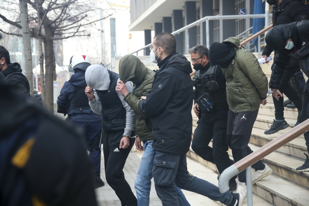 Νέα στοιχεία για τη βραδιά δολοφονίας του Άλκη – Τα στοχευμένα χτυπήματα και ο ρόλος του τρίτου οχήματος (vids)