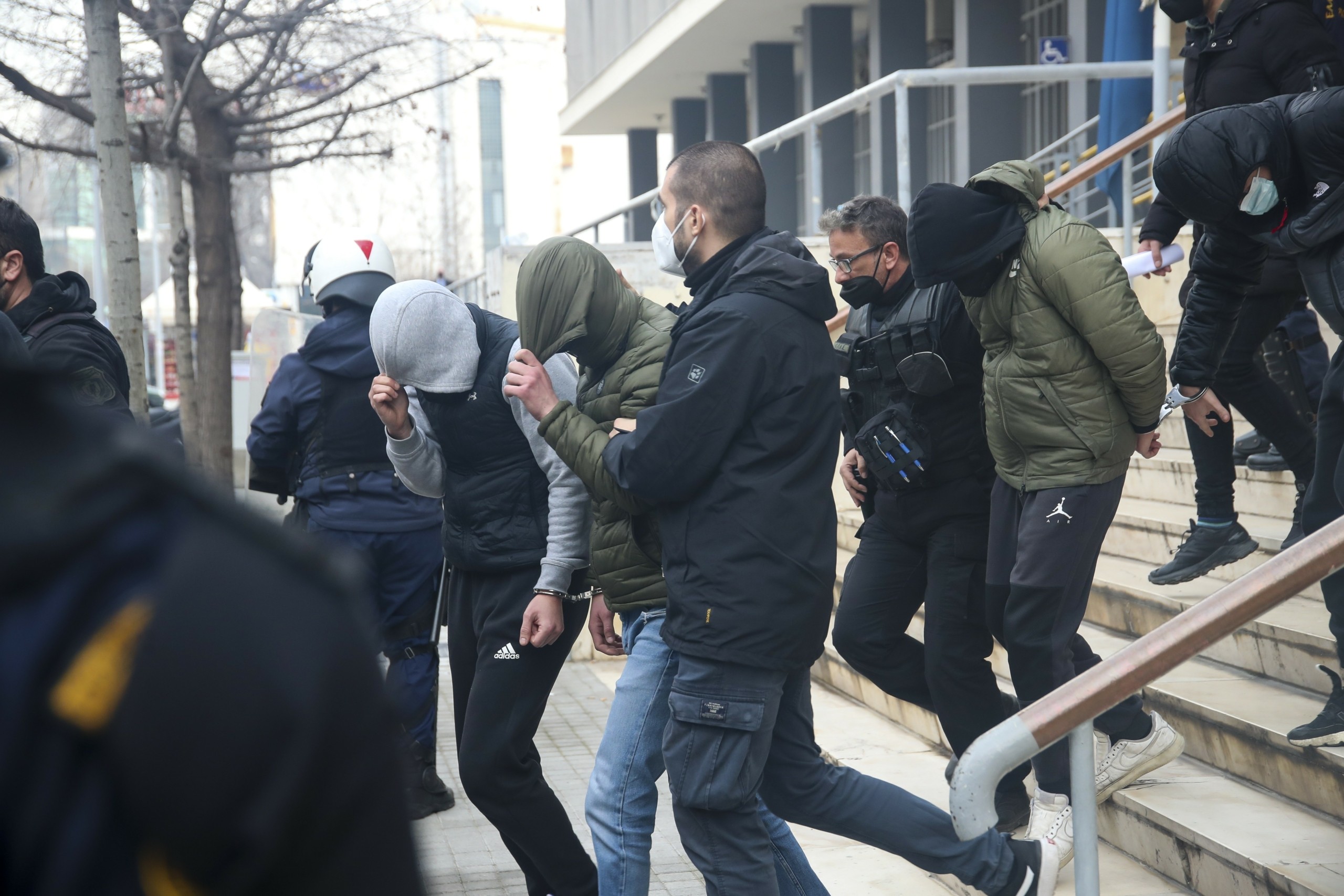 Νέα στοιχεία για τη βραδιά δολοφονίας του Άλκη – Τα στοχευμένα χτυπήματα και ο ρόλος του τρίτου οχήματος (vids)