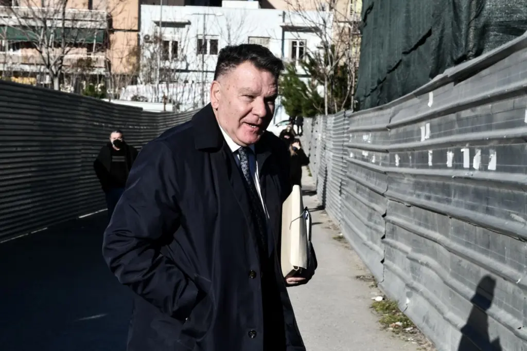 Νέες δηλώσεις Κούγια για τον 16χρονο – “Ο αστυνομικός έριξε μόνο δύο σφαίρες ενώ θα μπορούσε να ρίξει και τις 13” (vid)