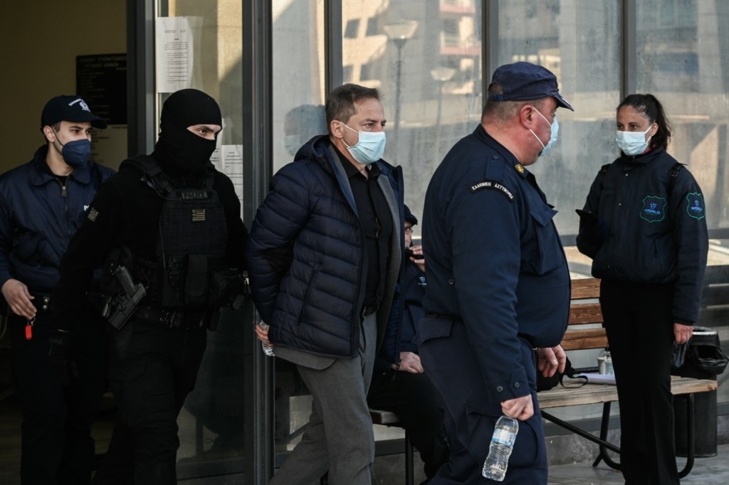 Ένα από τα θύματα του Λιγνάδη, ο Αλί σπάει τη σιωπή του – “Μου έλεγαν όλοι με ποιον πας να τα βάλεις” (vid)