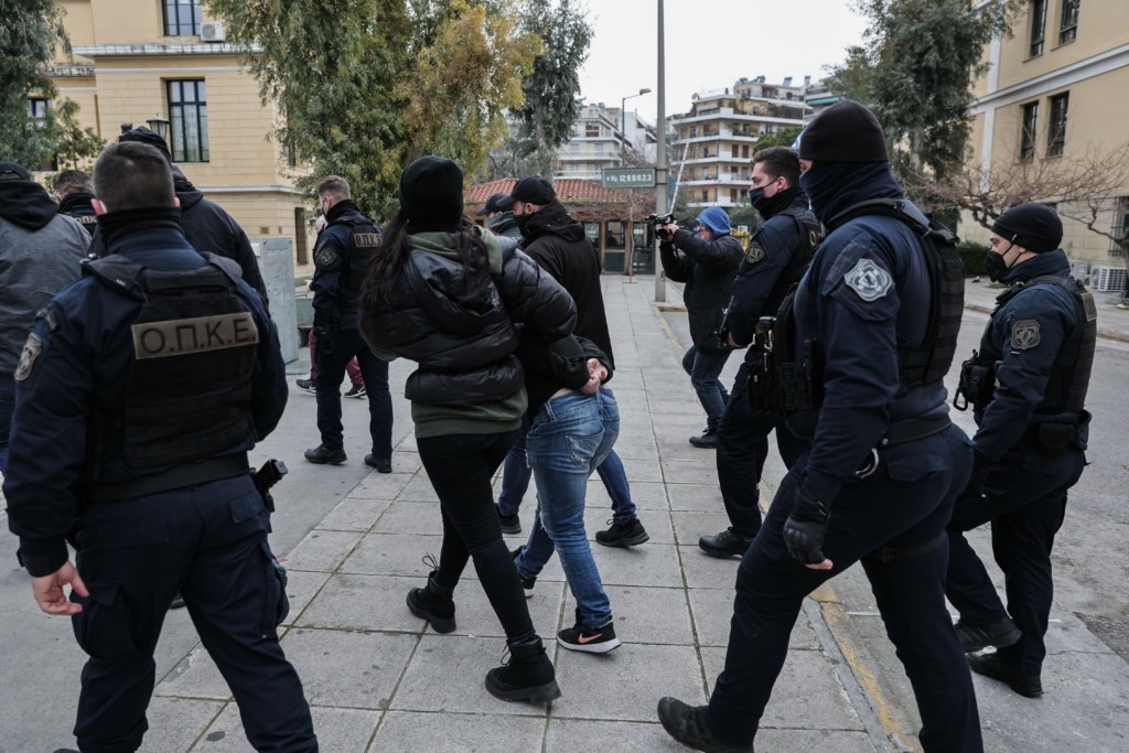 “Θέλω να σκοτώσω αυτόν που σκότωσε το παιδί μου” – Οι πρώτες δηλώσεις του βιολογικού πατέρα του 7χρονου (vid)