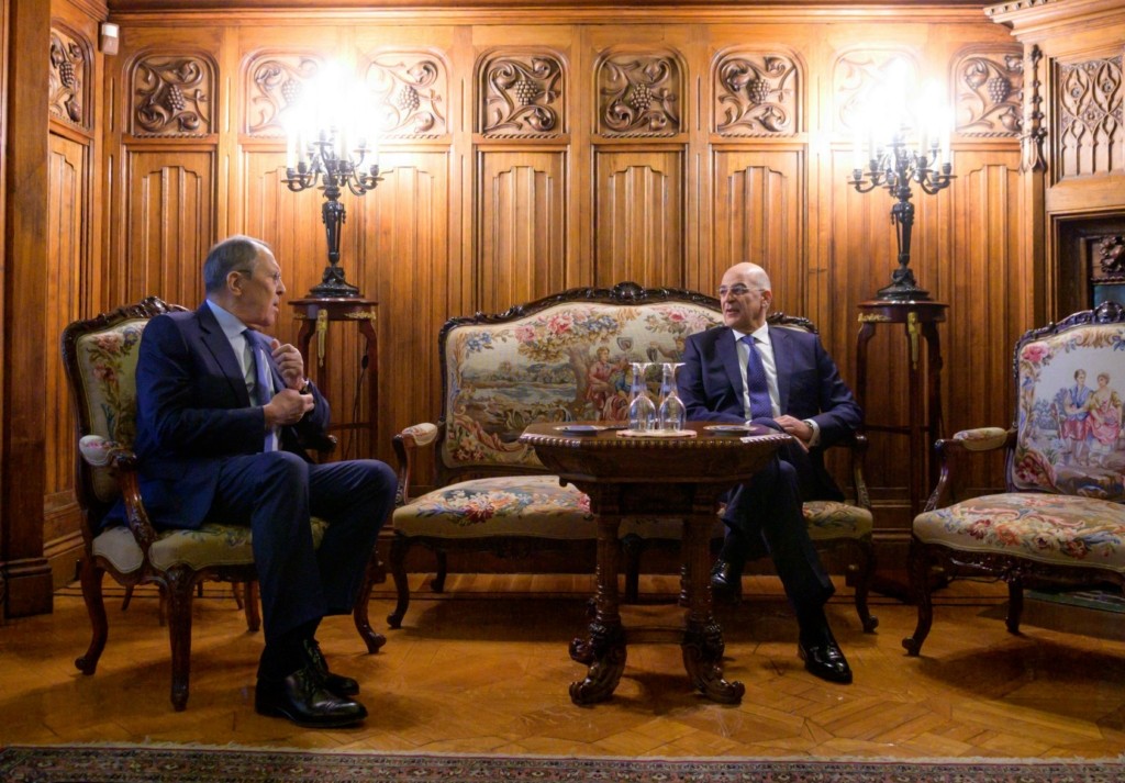 Δένδιας για ουκρανικό – “Μια σύγκρουση δεν θα έχει κανέναν νικητή” – “Πυρά” Λαβρόφ στο Κίεβο