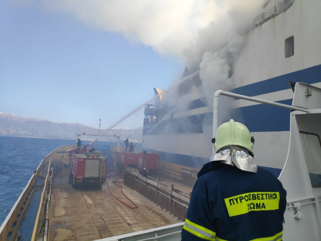 Πώς εξιστορεί η εταιρεία του Euroferry Olympia το ατύχημα με τη φωτιά στο πλοίο
