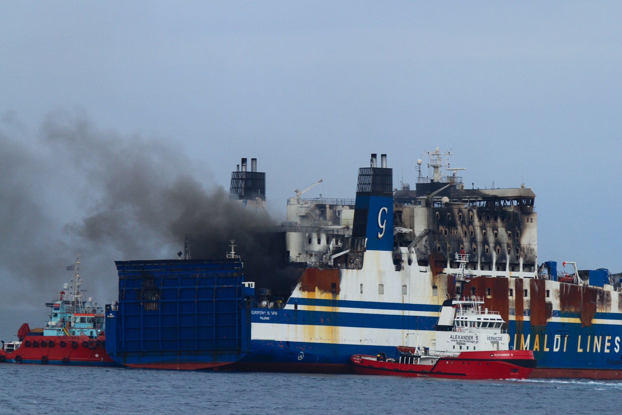 Ελπίδες για τους αγνοούμενους στο Euroferry Olympia – Η κραυγή αγωνίας των συγγενών – “Είναι ζωντανός σας λέω, κάντε ό,τι μπορείτε”