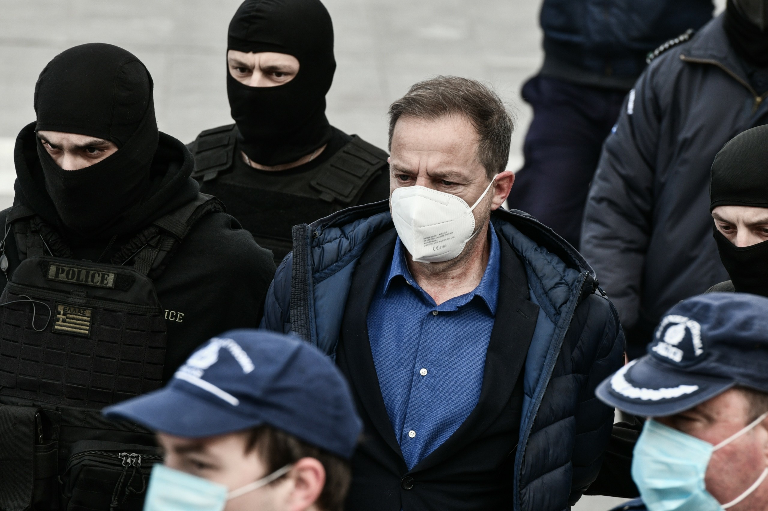 “Τέρας! Να σαπίσεις στη φυλακή”, φώναζαν στον Λιγνάδη – Διακόπηκε ξανά η δίκη (vid)