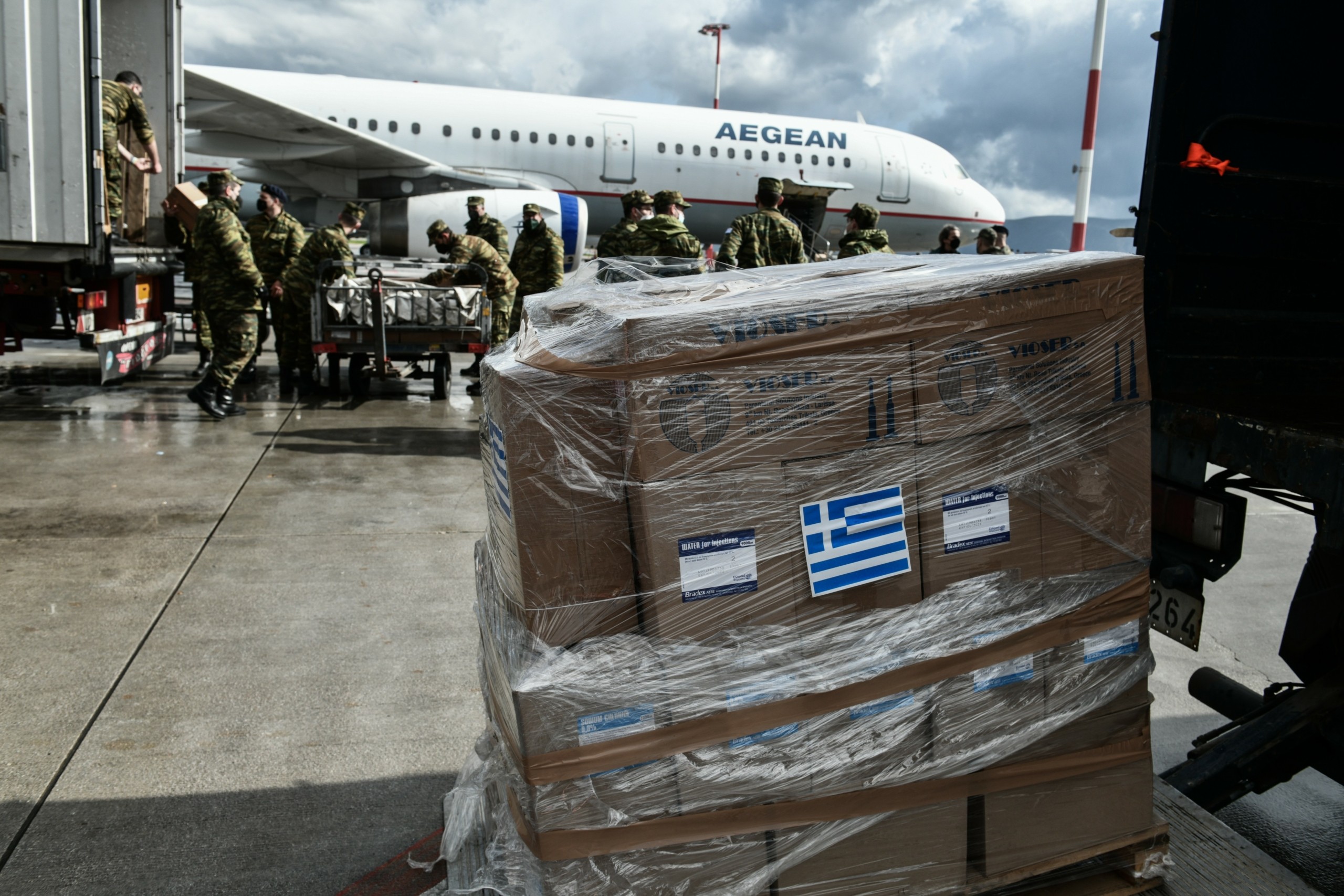 Στην Ουκρανία με δύο πτήσεις ανθρωπιστική βοήθεια από την Ελλάδα (pics)