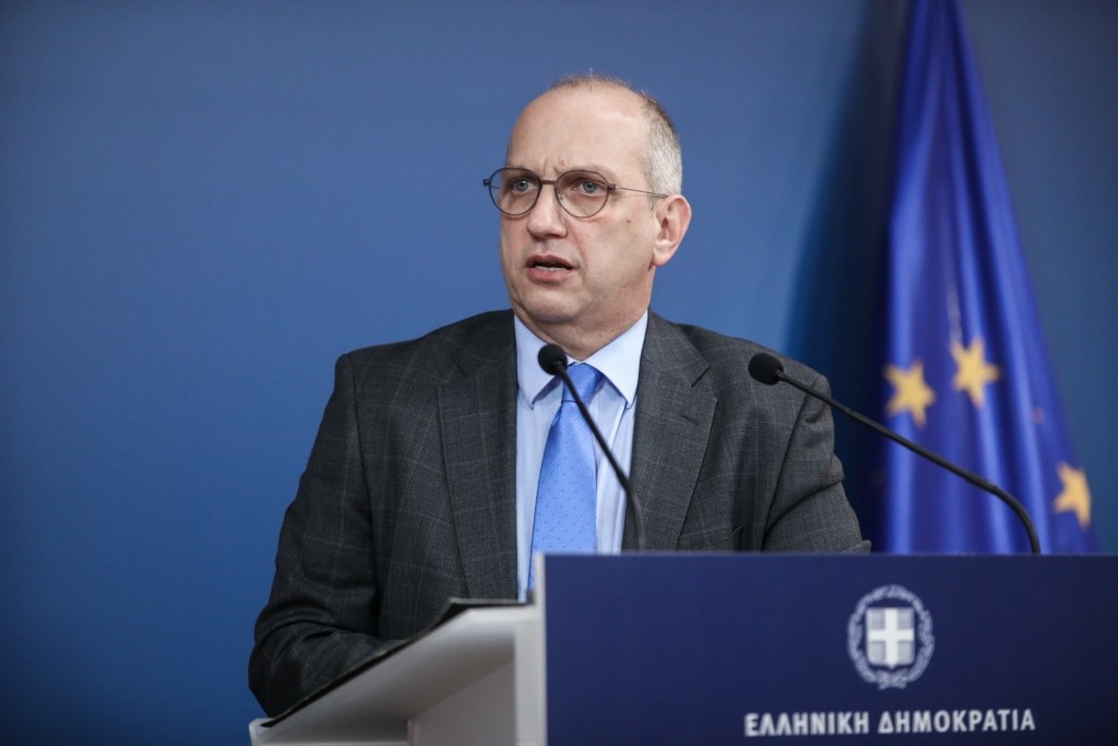 Δεν αποκλείει την αποστολή μαχητικών στην Ουκρανία ο Οικονόμου – “Θα περιμένουμε το ΝΑΤΟ” (vid)