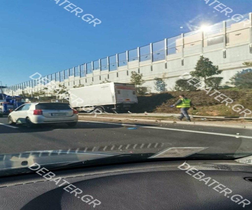 Σύγκρουση οχημάτων στην Αττική οδό – Που έχει διακοπεί η κυκλοφορία (pics)