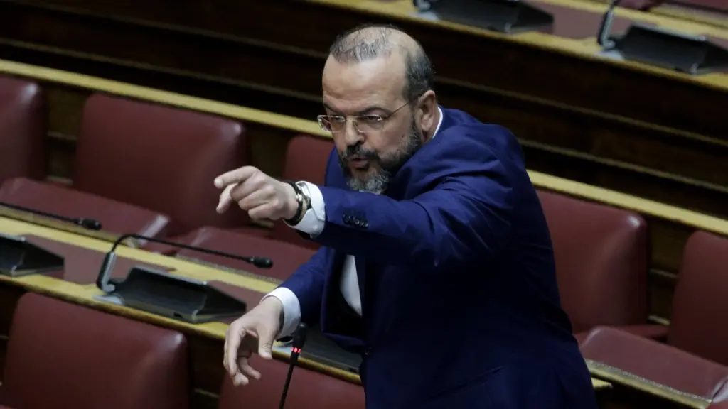 Οι πολίτες υποφέρουν, ο Σκυλακάκης προκαλεί￼
