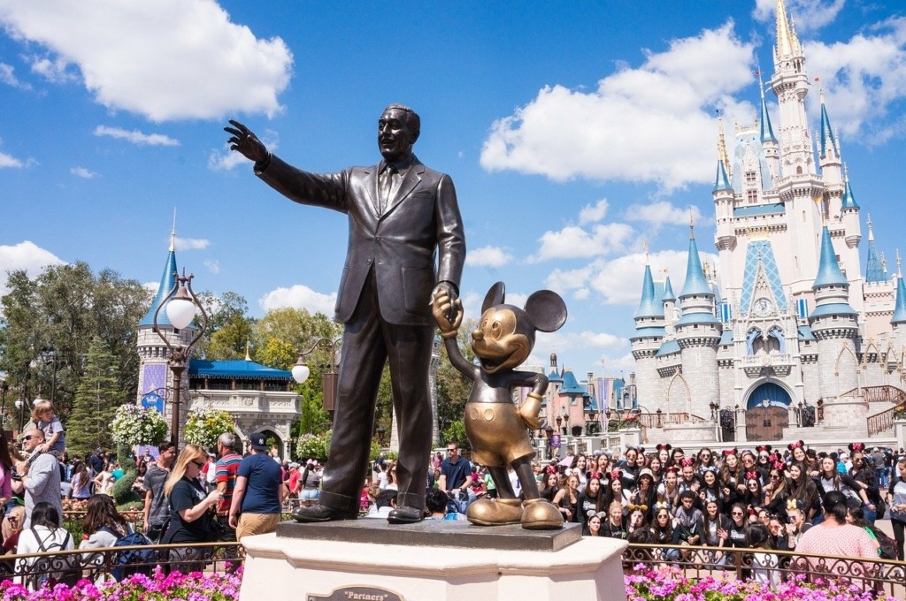 Η Disney World αλλάζει τα μέτρα για την προστασία από τον COVID – Τι θα ισχύσει