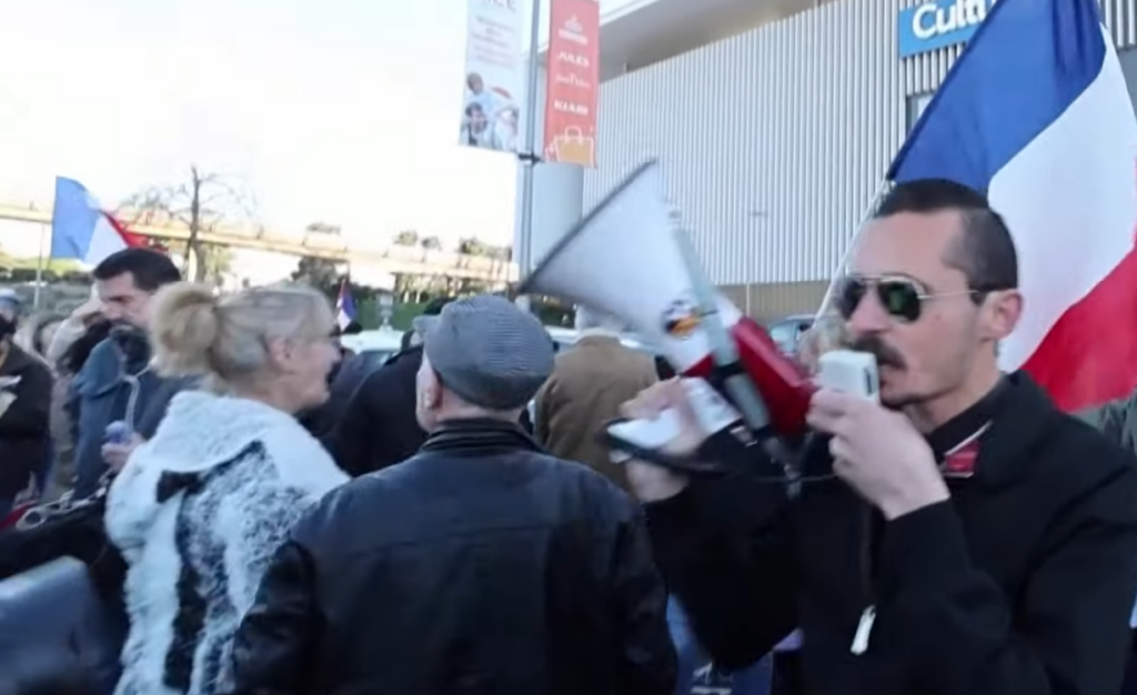 Διαδηλώσεις στη Γαλλία κατά των μέτρων για τον κορονοϊό με άρωμα Καναδά (vid)