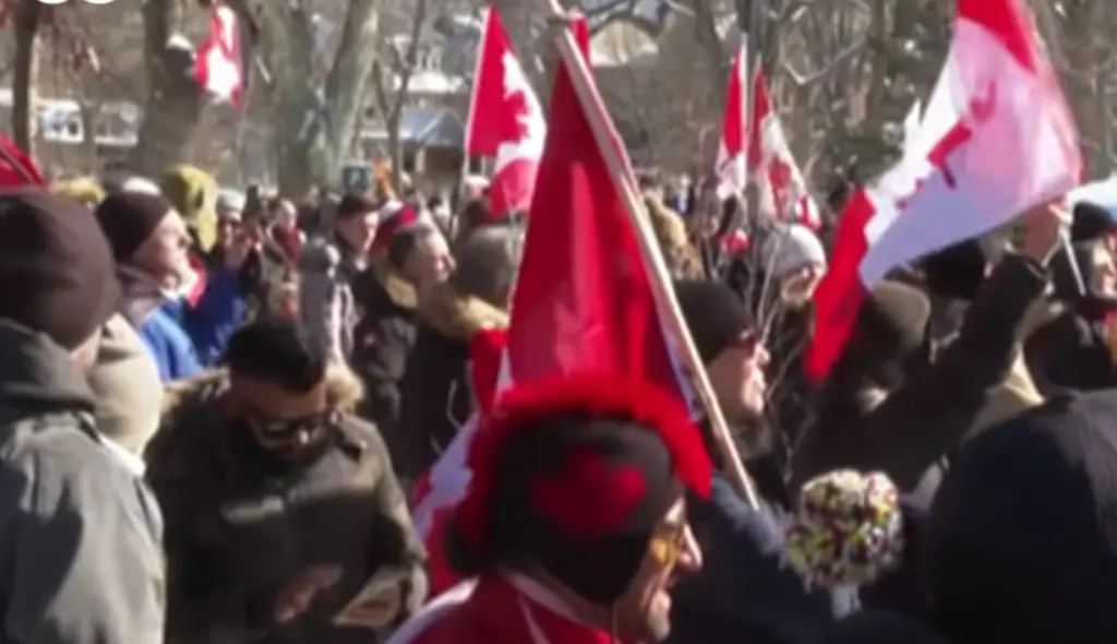 Οι διαδηλωτές στην Οτάβα του Καναδά δεν υποχωρούν – Κατέβηκαν στους δρόμους και φορτηγά (vid)