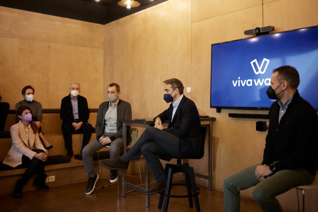 Ο Κυριάκος Μητσοτάκης επισκέφθηκε την Viva Wallet μετά την επένδυση της JP Morgan