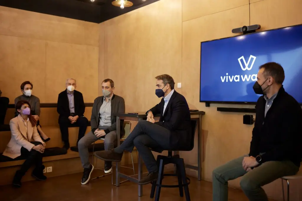 Ο Κυριάκος Μητσοτάκης επισκέφθηκε την Viva Wallet μετά την επένδυση της JP Morgan