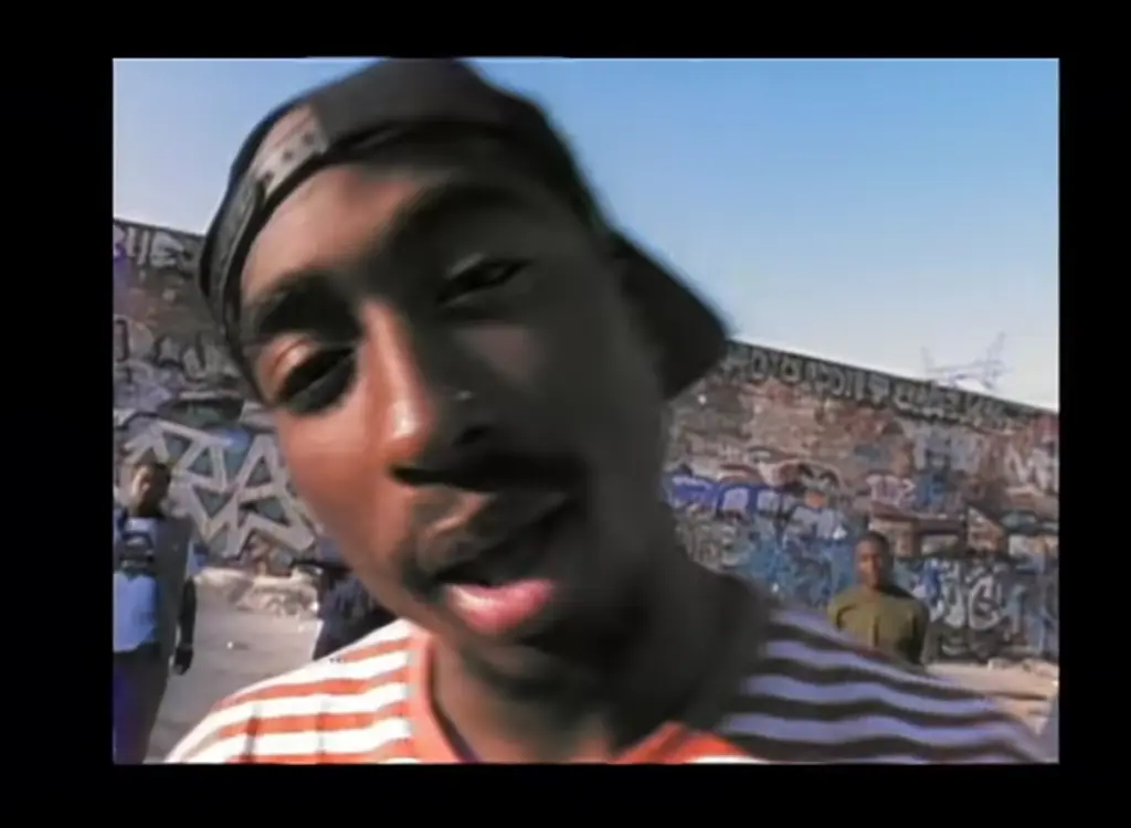 Μια έκθεση για τον αείμνηστο ράπερ Tupac στο Λος Άντζελες θα αναδείξει πτυχές της ζωής του μουσικού ειδώλου
