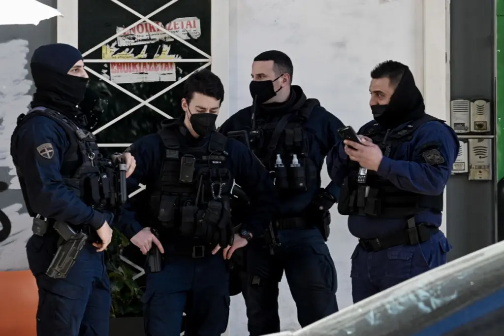 “Ντου” της αστυνομίας σε οπαδικούς συνδέσμους στα Νότια προάστια