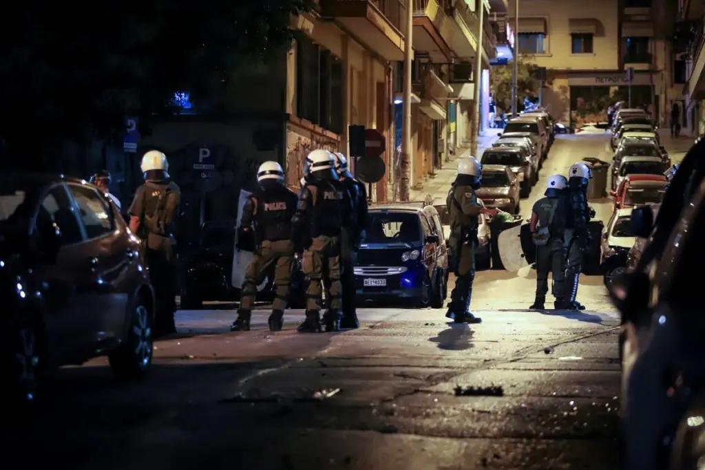 Δύο συλλήψεις μετά τις επιχειρήσεις της ΕΛ.ΑΣ στους οπαδικούς συνδέσμους της Θεσσαλονίκης – Τα απίστευτα ευρήματα των αστυνομικών