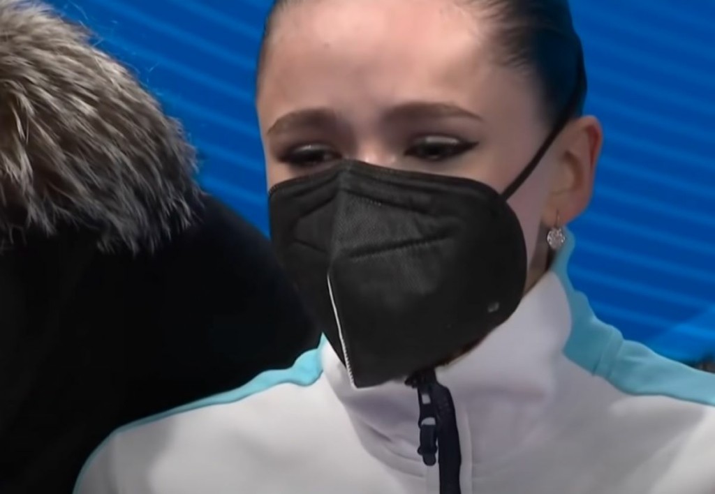 Σάλος με τα κλάματα της 15χρονης Καμίλα Βαλίεβα – Η σκληρή συμπεριφορά της προπονήτριας της προκαλεί αντιδράσεις