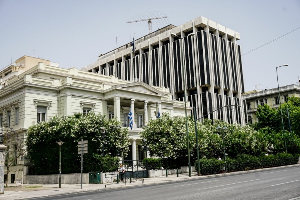 Σκληρό μήνυμα της Αθήνας στον Τσαβούσογλου – “Η Ελλάδα δίνει τις απαντήσεις σε όποιο πεδίο χρειαστεί”