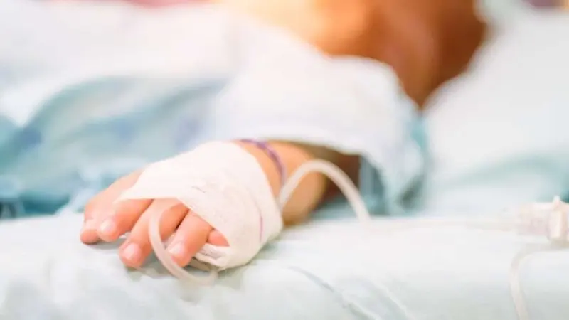 Χαραμάδα αισιοδοξίας για το 2,5 ετών κοριτσάκι στα Χανιά – Οι τελευταίες εξελίξεις για την υγεία του