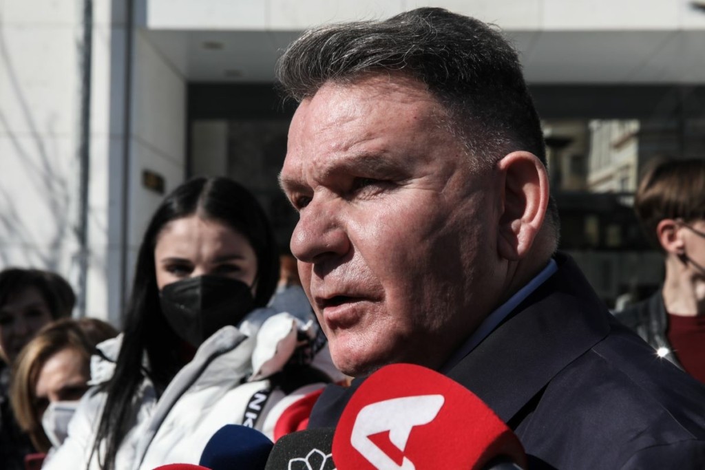 Η απάντηση Κούγια για τον προπηλακισμό έξω από το δικαστήριο – “Δεν αντελήθφην καν ότι μου πέταξαν ένα μπουκάλι νερό”