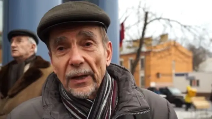 Ο Πούτιν άρχισε τις διώξεις στο εσωτερικό – Συνελήφθη ο γνωστός ακτιβιστής Λεβ Πανομαριόφ