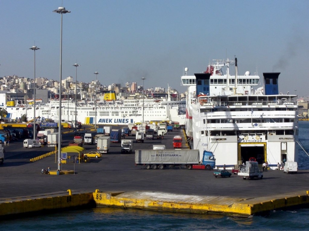 Μυστήριο στο λιμάνι του Πειραιά – 50χρονος εντοπίστηκε νεκρός σε παγκάκι