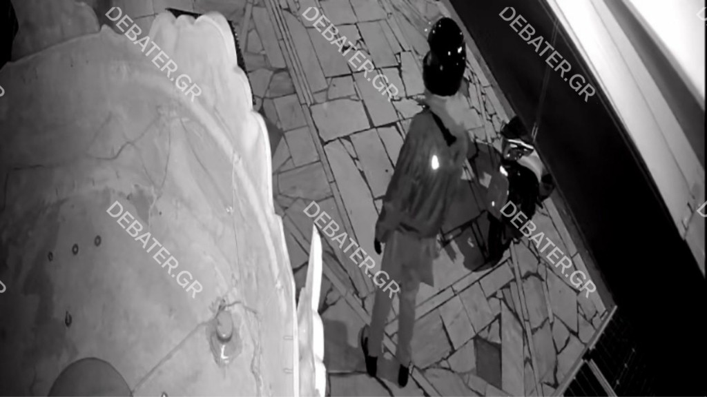 Διαρρήκτες “ξήλωσαν” μίνι μάρκετ και απείλησαν με όπλο υπαλλήλους βενζινάδικου – “Μην πλησιάζετε θα σας κλαίνε οι μανούλες σας” (pics&vid)