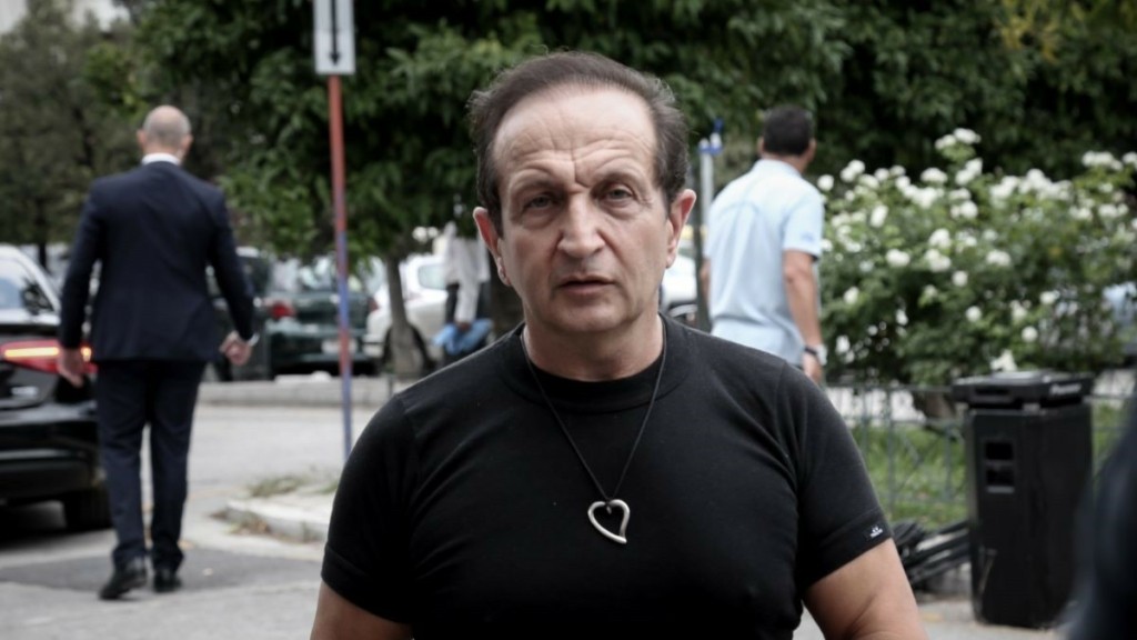 Ο Σπύρος Μπιμπίλας διερωτάται μετά τις δηλώσεις Ρουβά για Λιγνάδη – “Τι παιχνίδι παίζεται;”