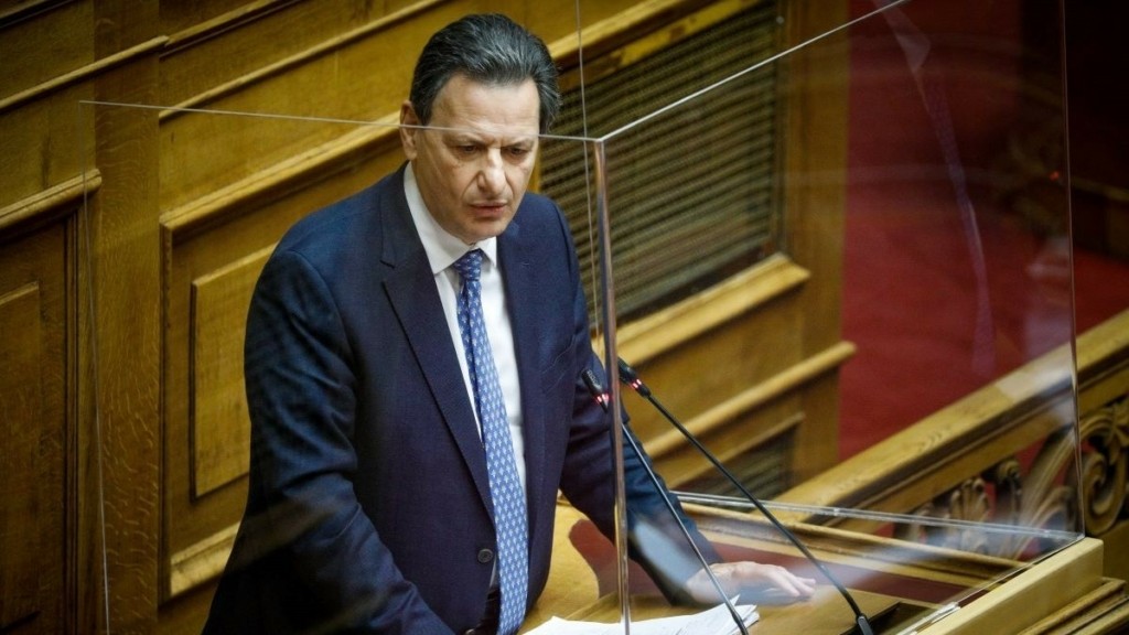 Ο Σκυλακάκης απαντάει για τις δηλώσεις του με τους φτωχούς που δεν έχουν αυτοκίνητο – “Αναπαράχθηκαν τελείως διαφορετικά αυτά που είπα” (vid)