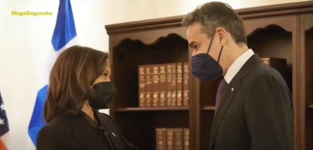 Καμάλα Χάρις στον Κυριάκο Μητσοτάκη – “Τι έγινε με τη δολοφονία του Μπακαρί Χέντερσον;”